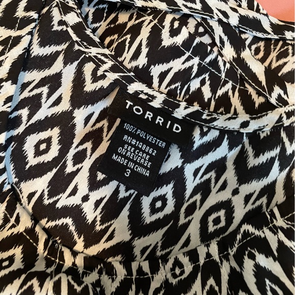 🏝️Big $9 Sale!🏝️Torrid Tank Top Duo - Black & White, and Pink - Picture 7 of 9